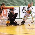 La difesa del Correggio Hockey in azione contro il Giovinazzo.